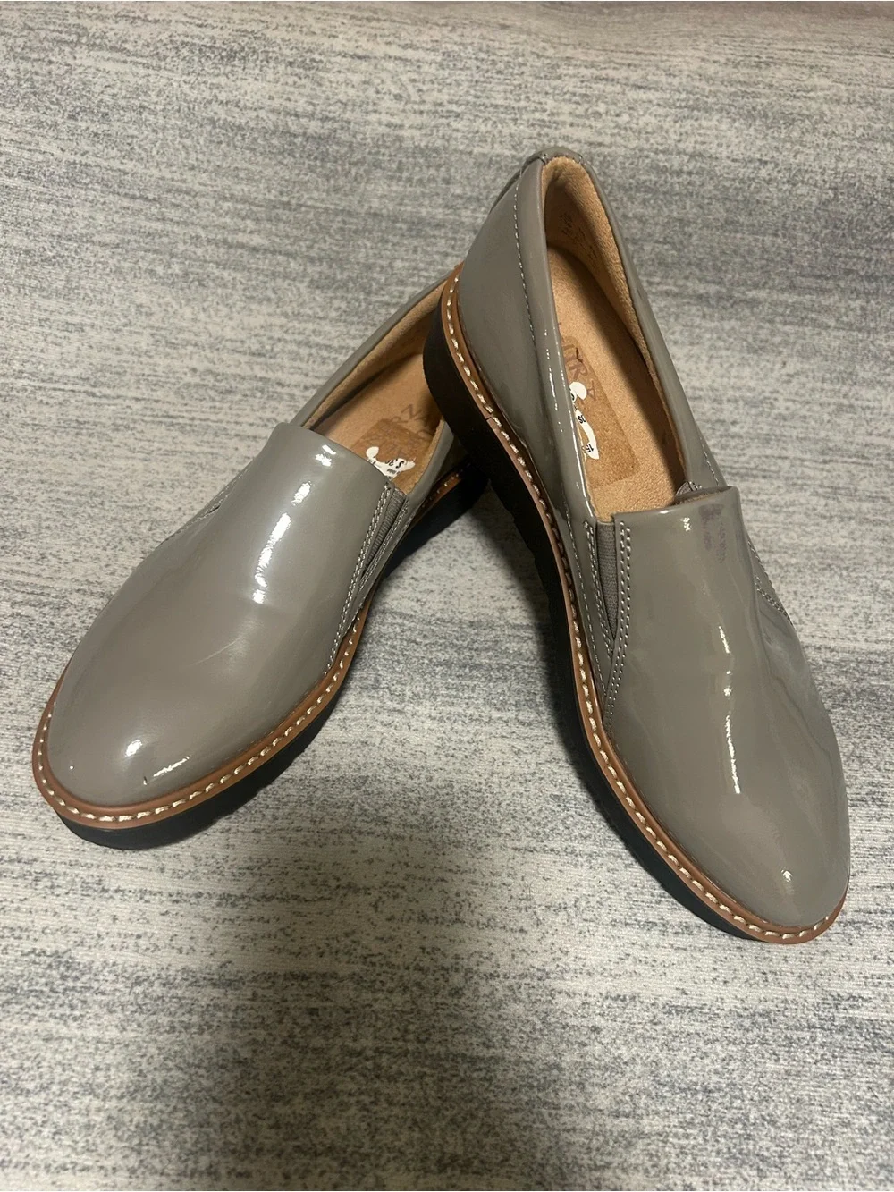 Naturalizer Women's Grey Patent Slip-On Loafers
